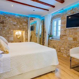 Guest house & Stars Free Parking, Trogir